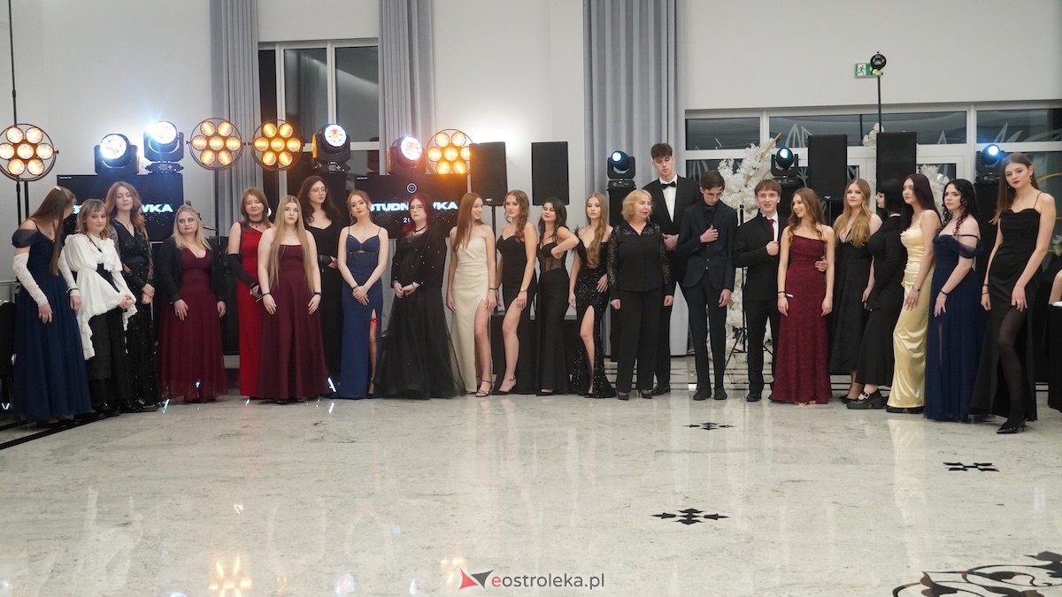 Studniówka III LO w Ostrołęce [03.01.2026] - zdjęcie #50 - eOstroleka.pl