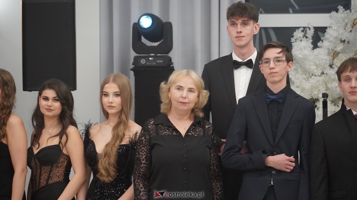 Studniówka III LO w Ostrołęce [03.01.2026] - zdjęcie #49 - eOstroleka.pl