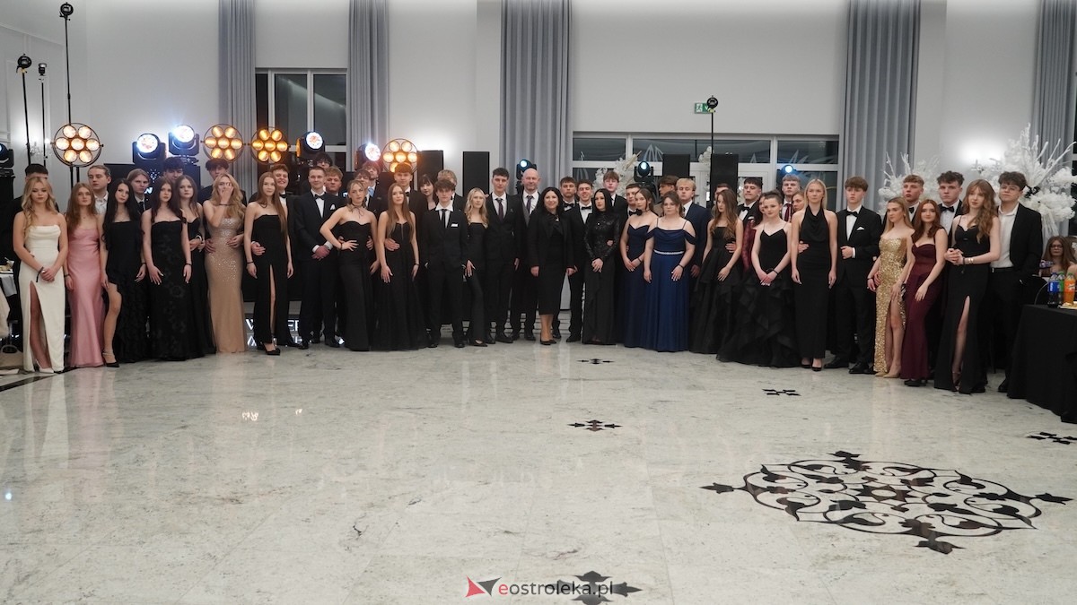 Studniówka III LO w Ostrołęce [03.01.2026] - zdjęcie #46 - eOstroleka.pl