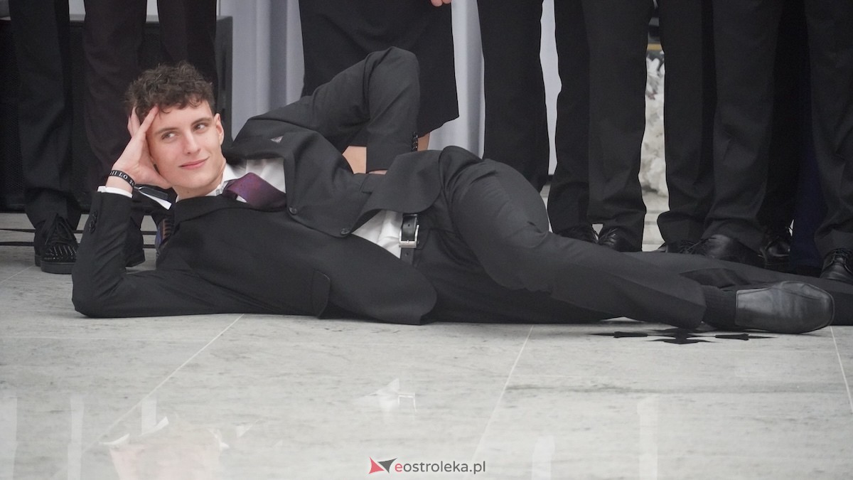 Studniówka III LO w Ostrołęce [03.01.2026] - zdjęcie #38 - eOstroleka.pl