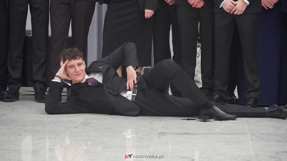 Studniówka III LO w Ostrołęce [03.01.2026] - zdjęcie #37 - eOstroleka.pl