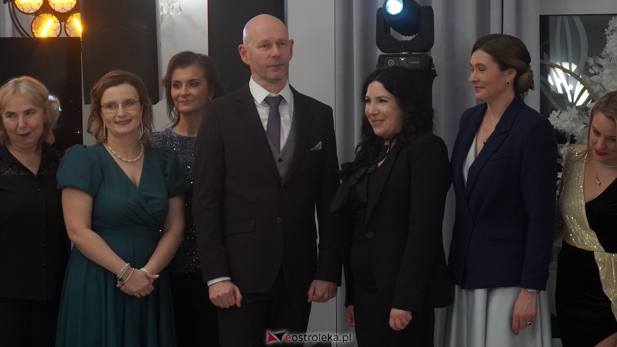 Studniówka III LO w Ostrołęce [03.01.2026] - zdjęcie #30 - eOstroleka.pl