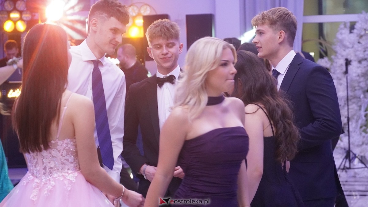 Studniówka III LO w Ostrołęce [03.01.2026] - zdjęcie #22 - eOstroleka.pl