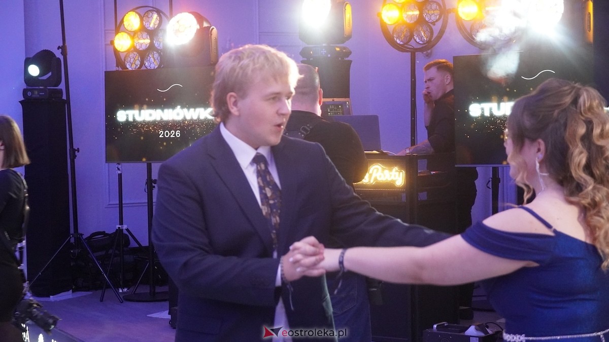 Studniówka III LO w Ostrołęce [03.01.2026] - zdjęcie #20 - eOstroleka.pl