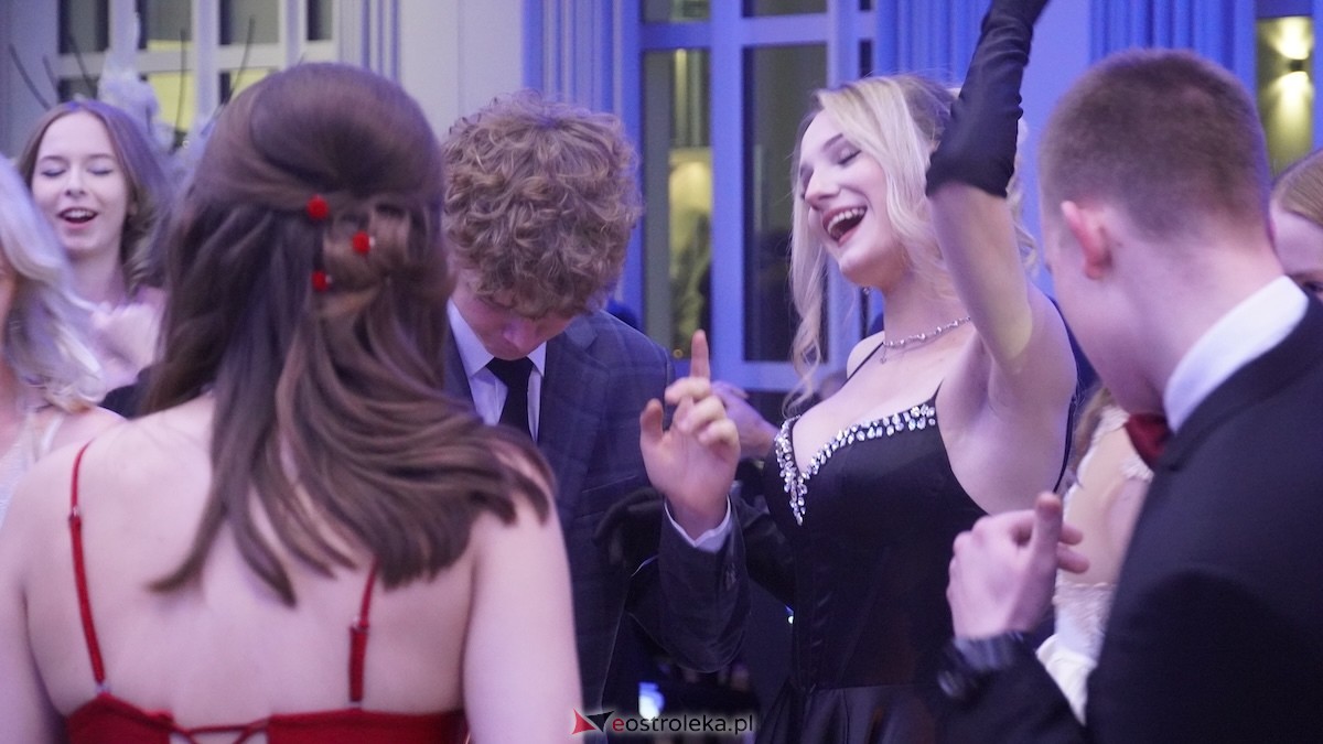 Studniówka III LO w Ostrołęce [03.01.2026] - zdjęcie #18 - eOstroleka.pl