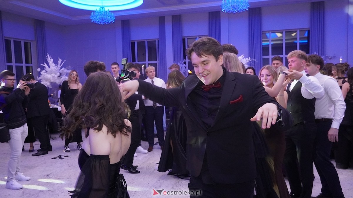 Studniówka III LO w Ostrołęce [03.01.2026] - zdjęcie #7 - eOstroleka.pl