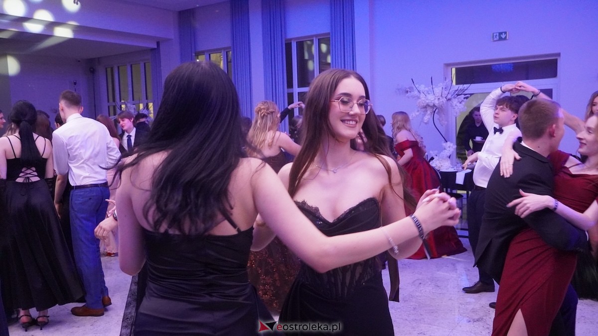 Studniówka III LO w Ostrołęce [03.01.2026] - zdjęcie #1 - eOstroleka.pl