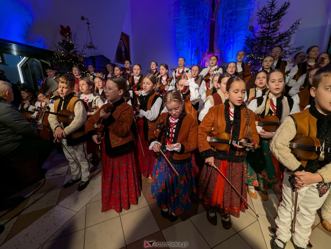 Koncert noworoczny grupy Zagórzańska Siła w Łęgu Starościńskim [04.01.2026] - zdjęcie #36 - eOstroleka.pl