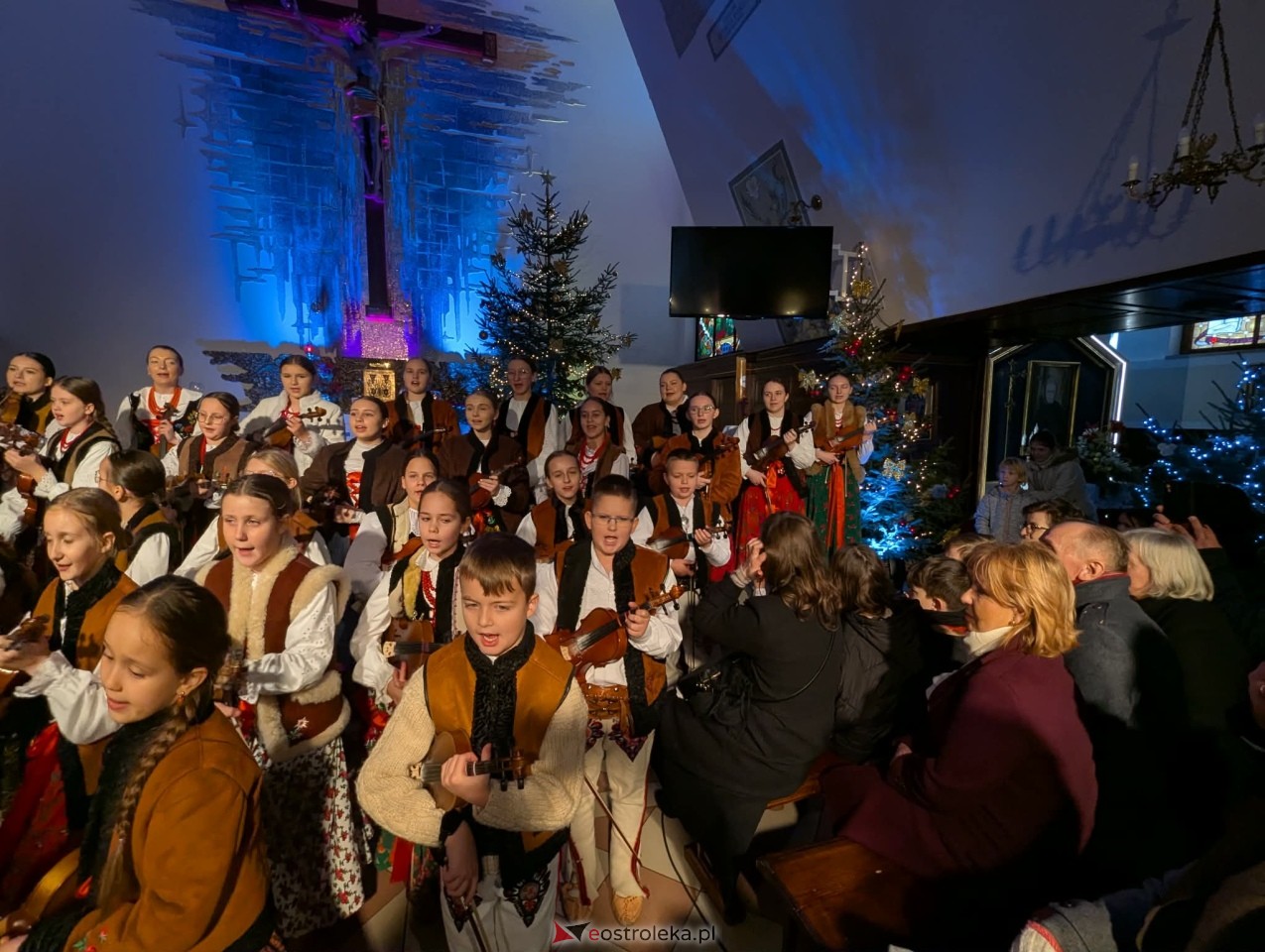 Koncert noworoczny grupy Zagórzańska Siła w Łęgu Starościńskim [04.01.2026] - zdjęcie #17 - eOstroleka.pl