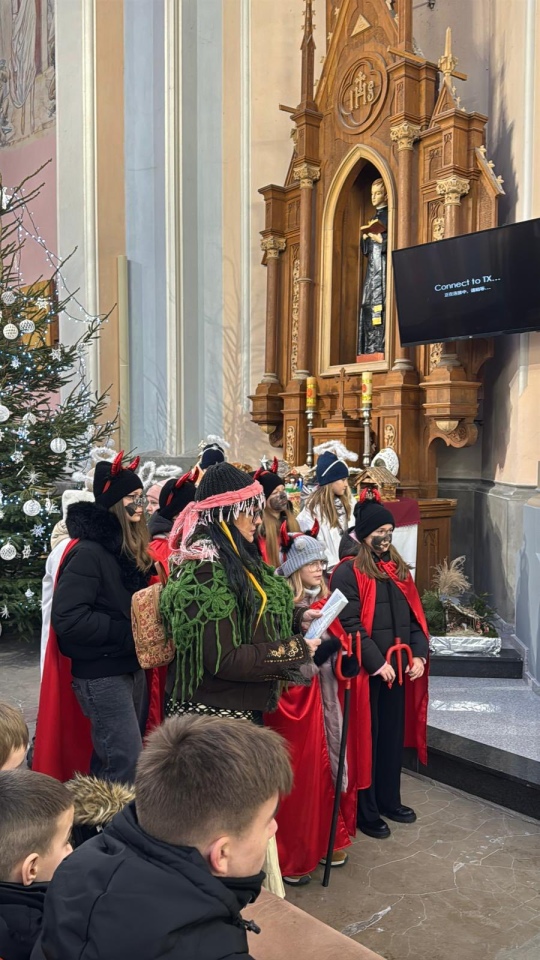 Orszak Trzech Króli w Baranowie [6.01.2026] - zdjęcie #11 - eOstroleka.pl