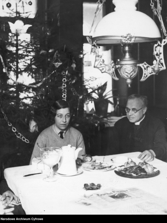 Amy Johnson po lądowaniu w Polsce - fot. Narodowe Archiwum Cyfrowe - zdjęcie #6 - eOstroleka.pl