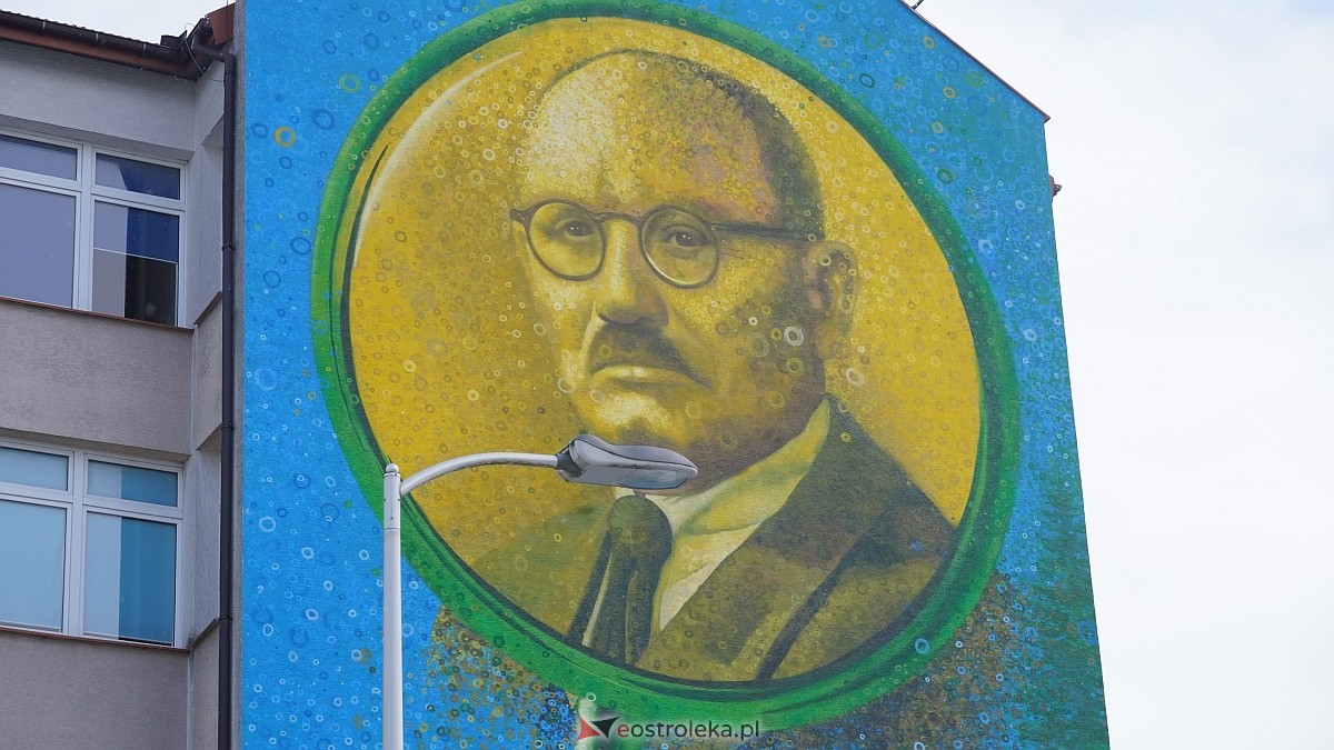 Nowy symbol na wjeździe do Ostrołęki. Mural Adama Chętnika oficjalnie odsłonięty! [09.01.2026] - zdjęcie #29 - eOstroleka.pl