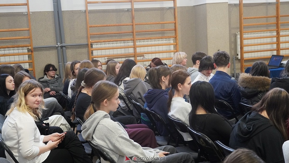 Nowy symbol na wjeździe do Ostrołęki. Mural Adama Chętnika oficjalnie odsłonięty! [09.01.2026] - zdjęcie #28 - eOstroleka.pl