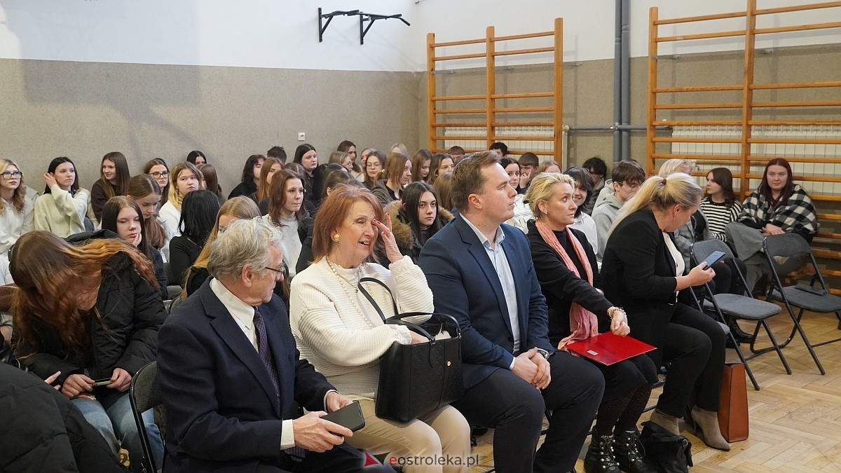 Nowy symbol na wjeździe do Ostrołęki. Mural Adama Chętnika oficjalnie odsłonięty! [09.01.2026] - zdjęcie #25 - eOstroleka.pl