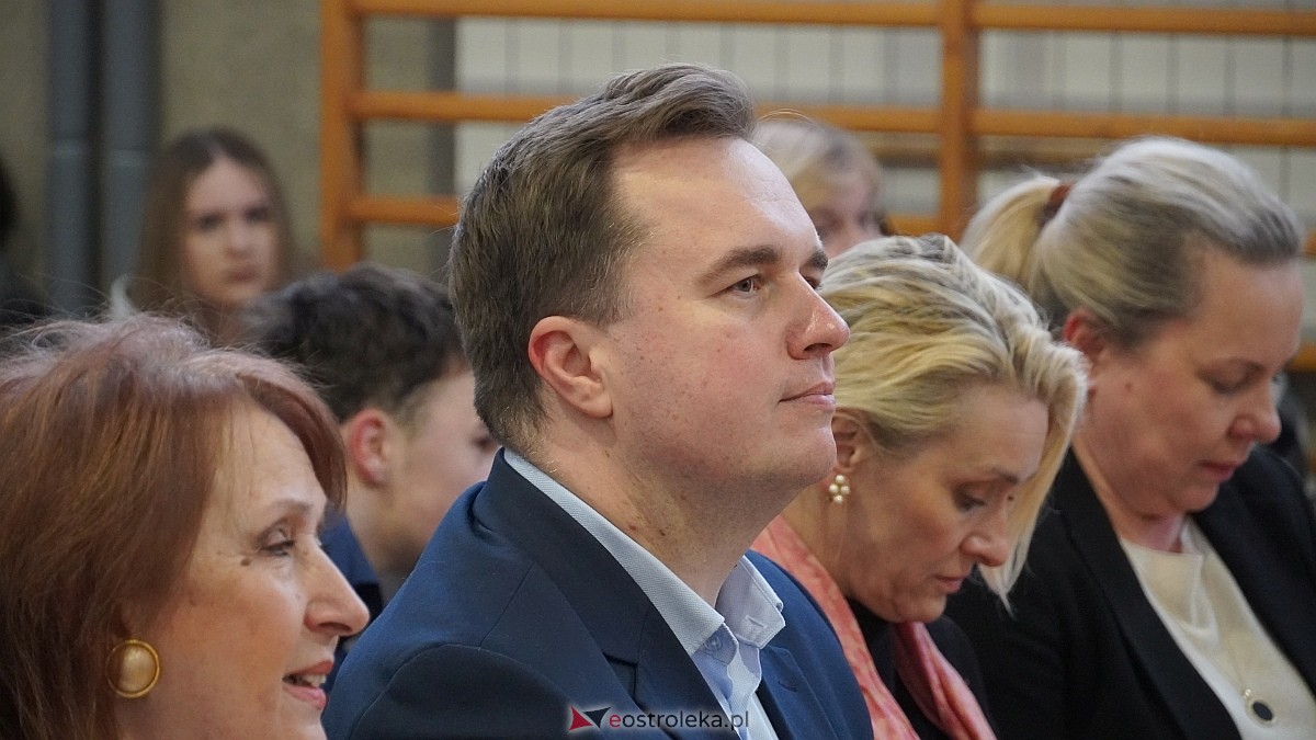 Nowy symbol na wjeździe do Ostrołęki. Mural Adama Chętnika oficjalnie odsłonięty! [09.01.2026] - zdjęcie #21 - eOstroleka.pl