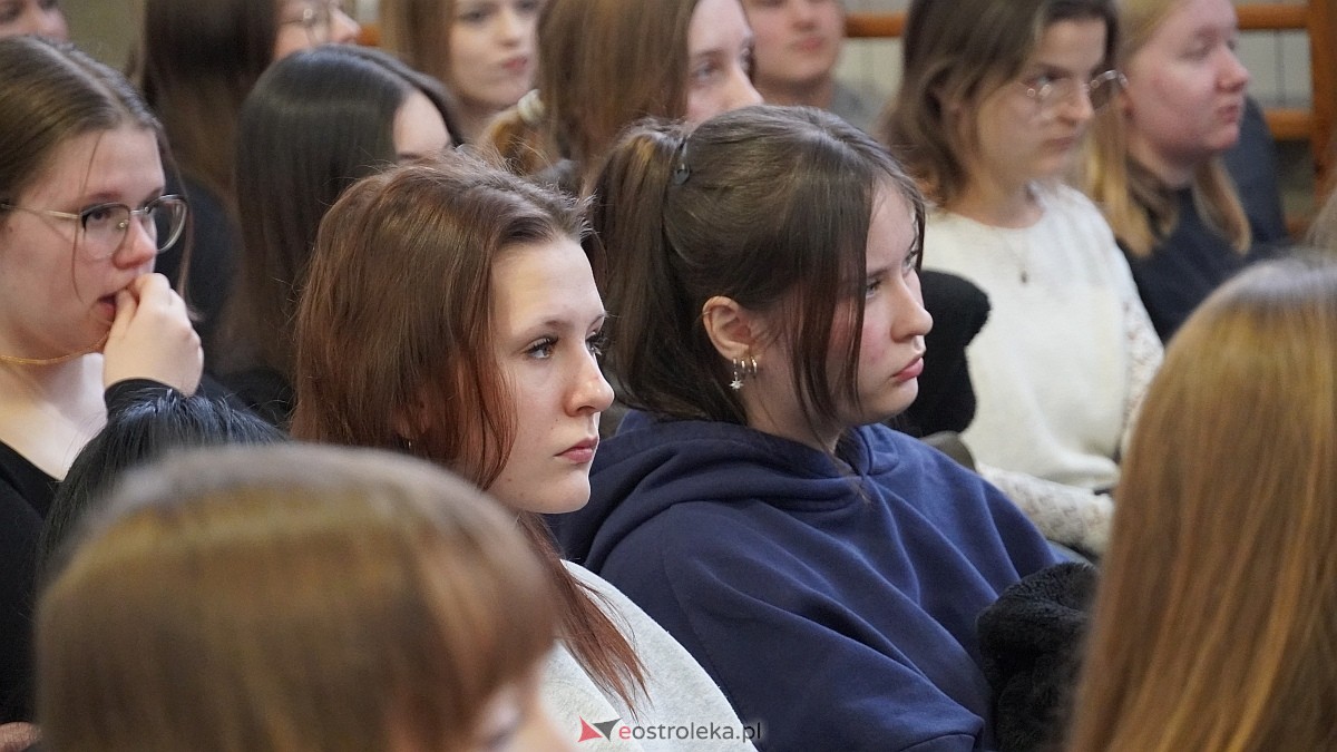 Nowy symbol na wjeździe do Ostrołęki. Mural Adama Chętnika oficjalnie odsłonięty! [09.01.2026] - zdjęcie #10 - eOstroleka.pl