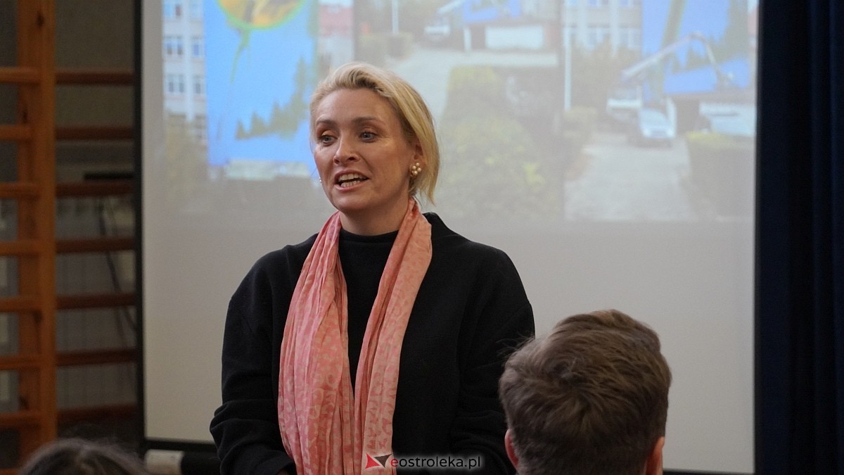 Nowy symbol na wjeździe do Ostrołęki. Mural Adama Chętnika oficjalnie odsłonięty! [09.01.2026] - zdjęcie #2 - eOstroleka.pl