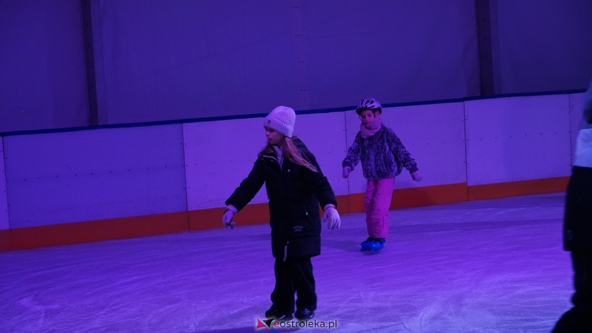 Otwarcie lodowiska miejskiego 2026 [09.01.2025] - zdjęcie #38 - eOstroleka.pl