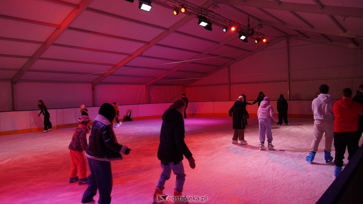 Otwarcie lodowiska miejskiego 2026 [09.01.2025] - zdjęcie #34 - eOstroleka.pl