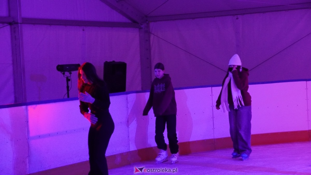 Otwarcie lodowiska miejskiego 2026 [09.01.2025] - zdjęcie #32 - eOstroleka.pl