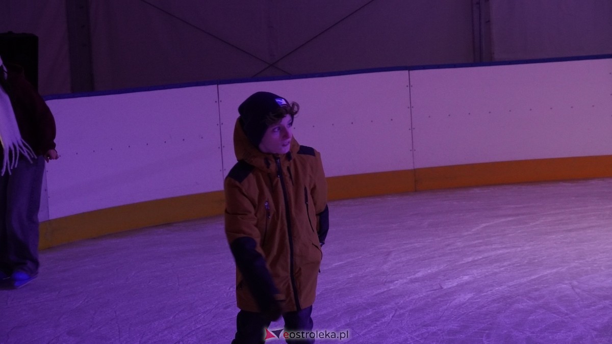 Otwarcie lodowiska miejskiego 2026 [09.01.2025] - zdjęcie #30 - eOstroleka.pl