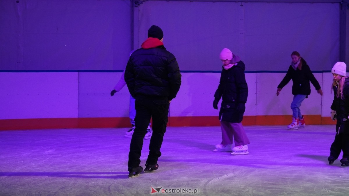 Otwarcie lodowiska miejskiego 2026 [09.01.2025] - zdjęcie #19 - eOstroleka.pl