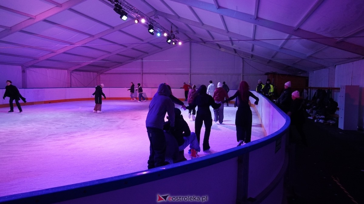 Otwarcie lodowiska miejskiego 2026 [09.01.2025] - zdjęcie #12 - eOstroleka.pl