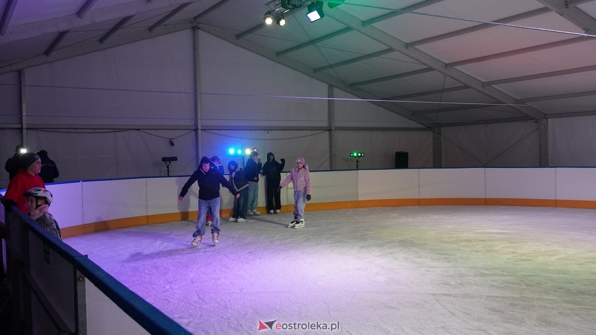 Otwarcie lodowiska miejskiego 2026 [09.01.2025] - zdjęcie #4 - eOstroleka.pl