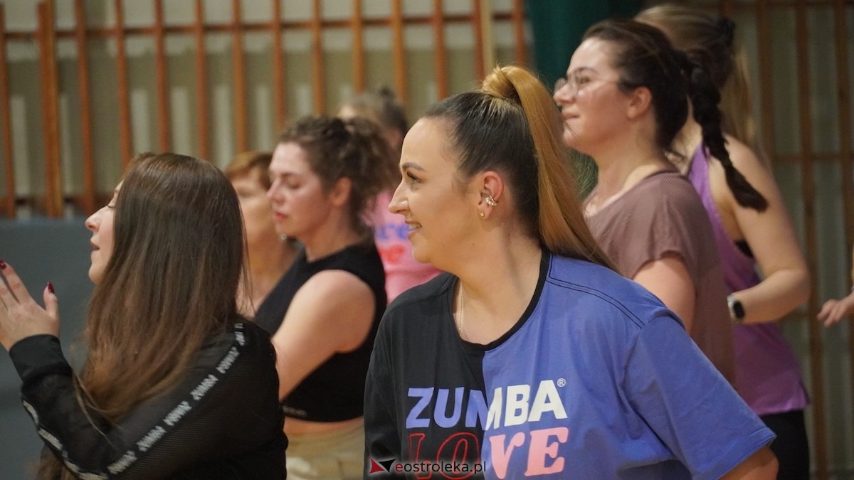 Ritmo A Mi - zumbowe otwarcie nowego roku [10.01.2026] - zdjęcie #4 - eOstroleka.pl