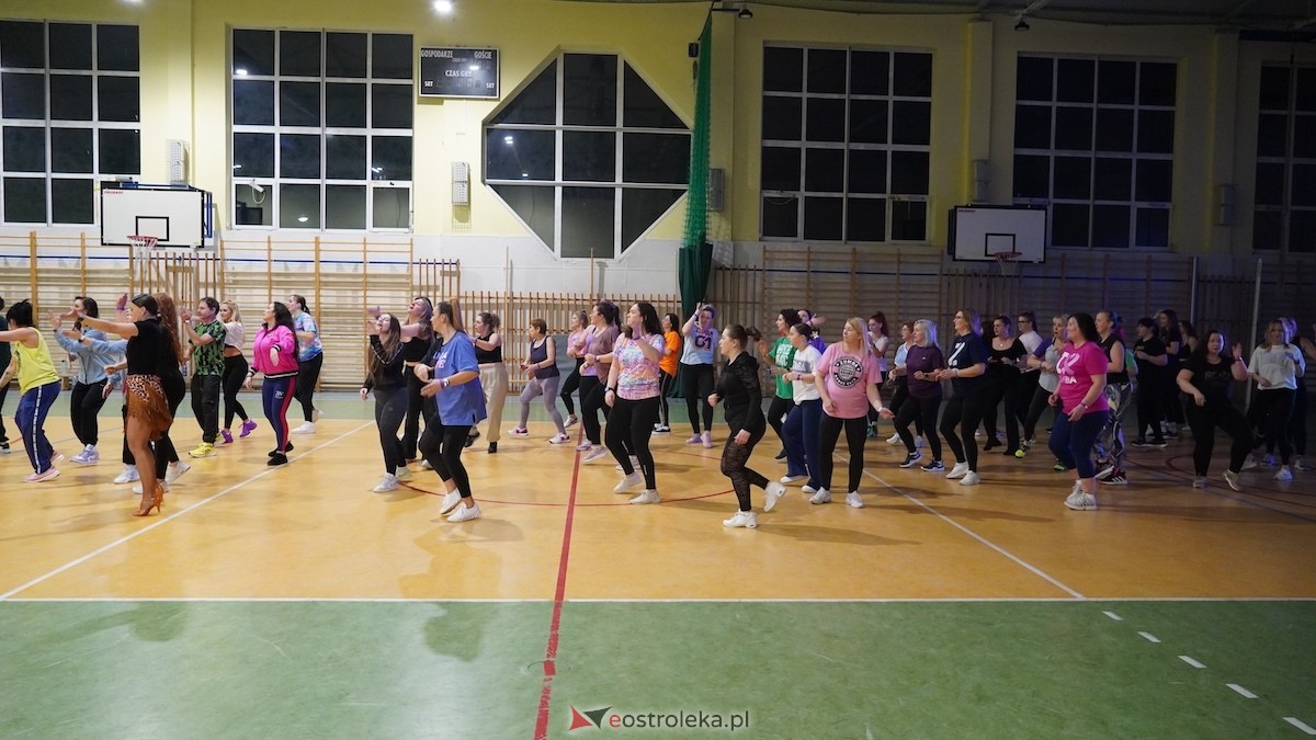 Ritmo A Mi - zumbowe otwarcie nowego roku [10.01.2026] - zdjęcie #1 - eOstroleka.pl