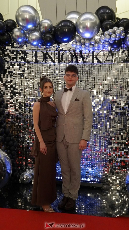 Studniówka II LO w Ostrołęce [10.01.2026] - zdjęcie #241 - eOstroleka.pl