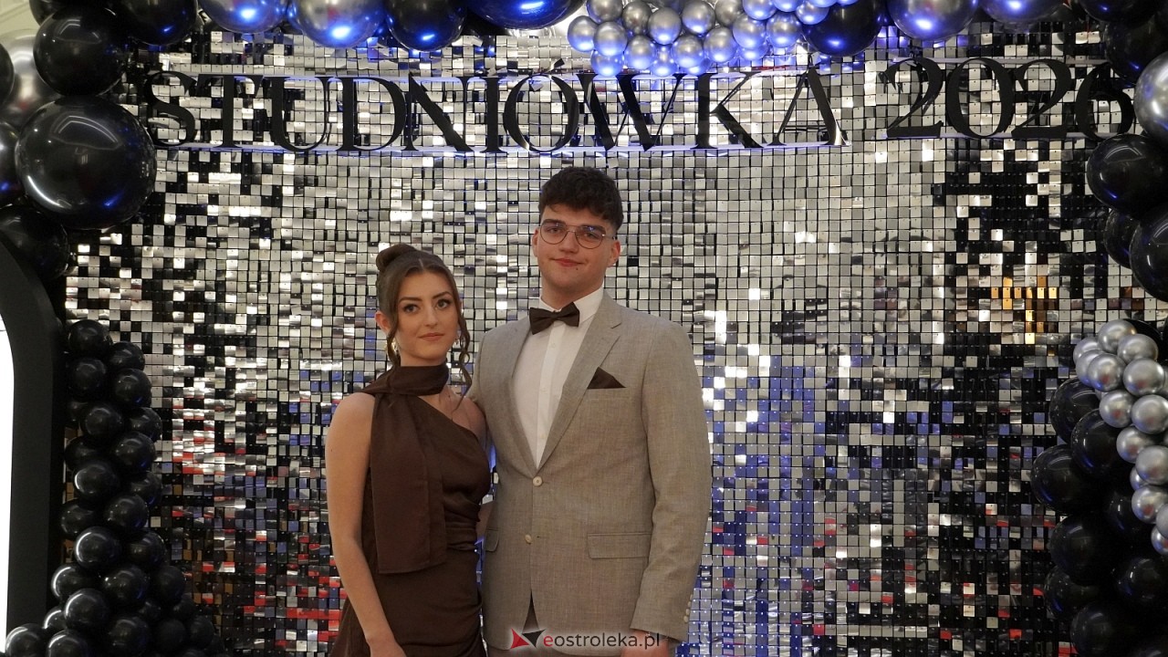 Studniówka II LO w Ostrołęce [10.01.2026] - zdjęcie #240 - eOstroleka.pl