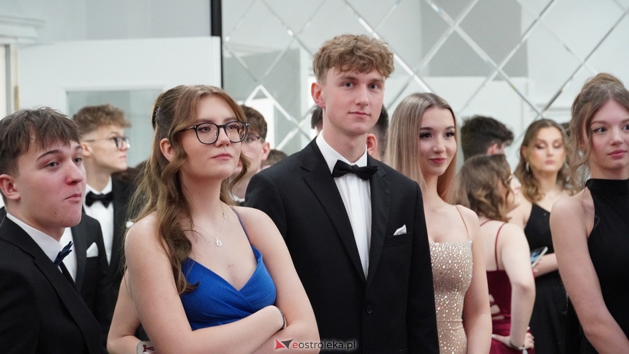 Studniówka II LO w Ostrołęce [10.01.2026] - zdjęcie #224 - eOstroleka.pl