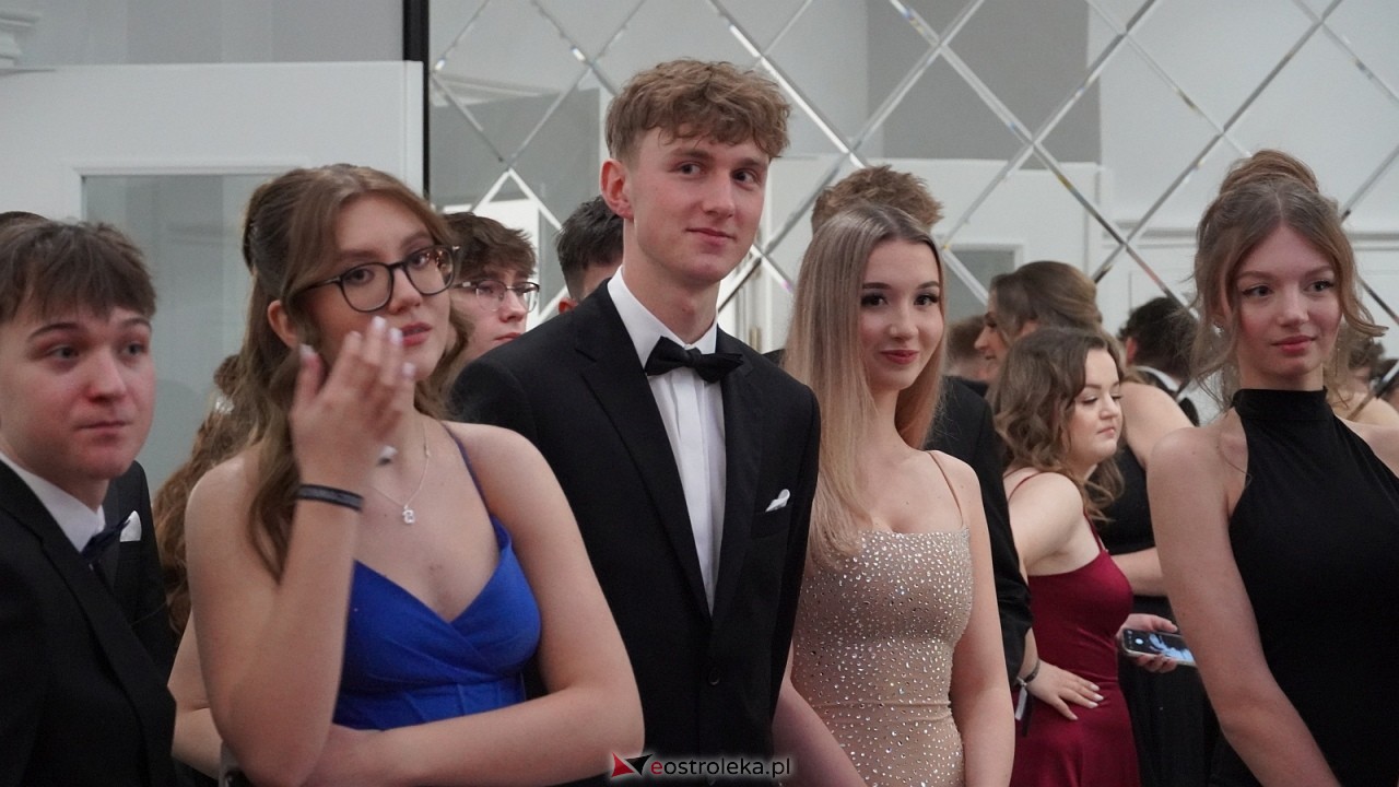 Studniówka II LO w Ostrołęce [10.01.2026] - zdjęcie #222 - eOstroleka.pl