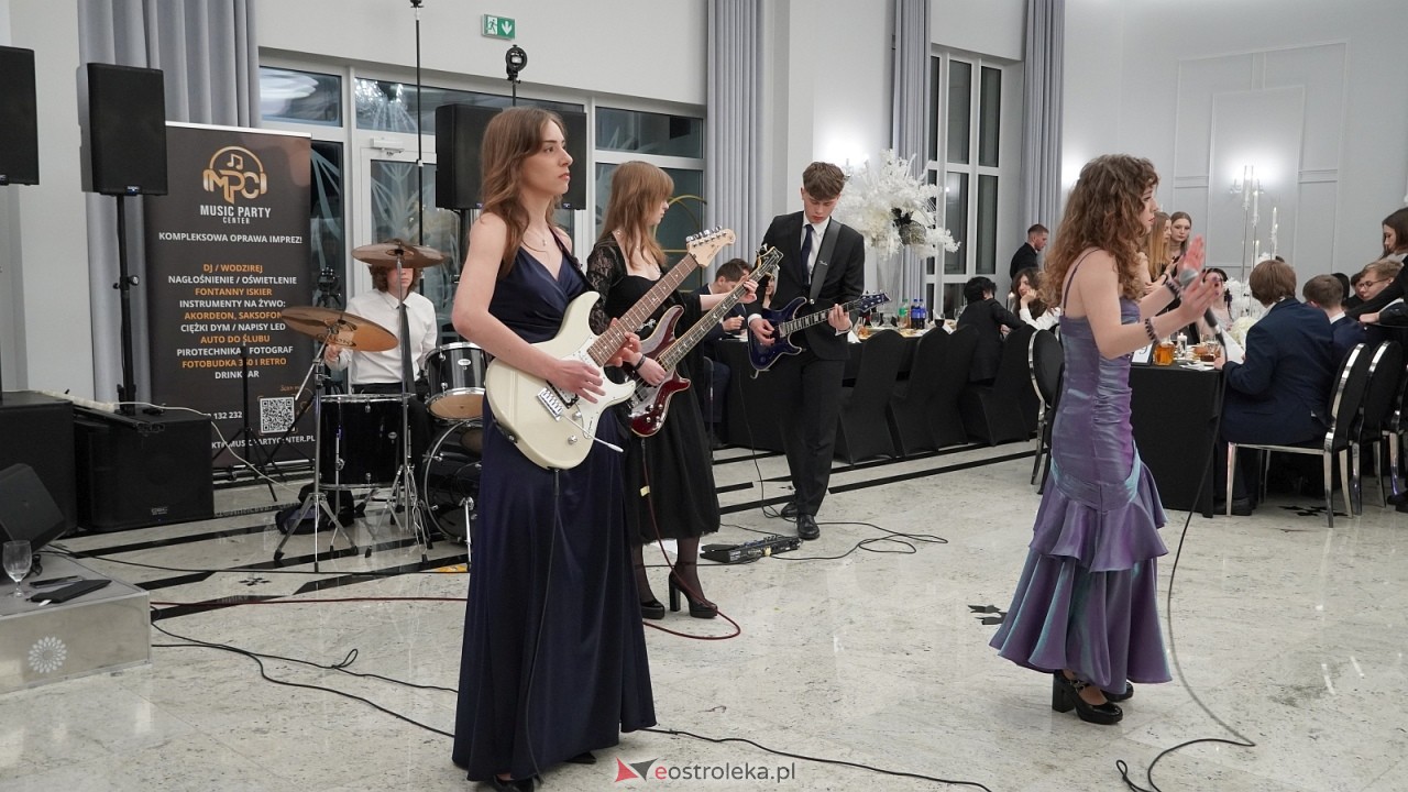 Studniówka II LO w Ostrołęce [10.01.2026] - zdjęcie #212 - eOstroleka.pl