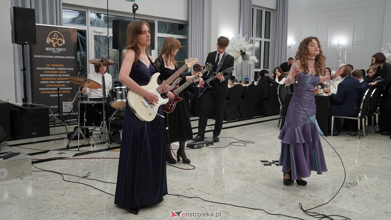 Studniówka II LO w Ostrołęce [10.01.2026] - zdjęcie #211 - eOstroleka.pl