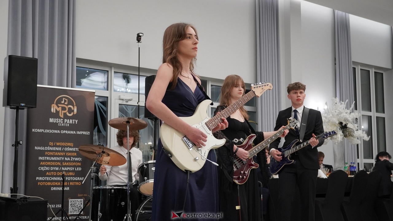 Studniówka II LO w Ostrołęce [10.01.2026] - zdjęcie #208 - eOstroleka.pl