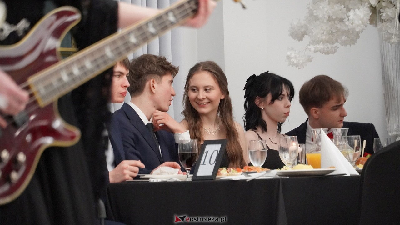 Studniówka II LO w Ostrołęce [10.01.2026] - zdjęcie #205 - eOstroleka.pl