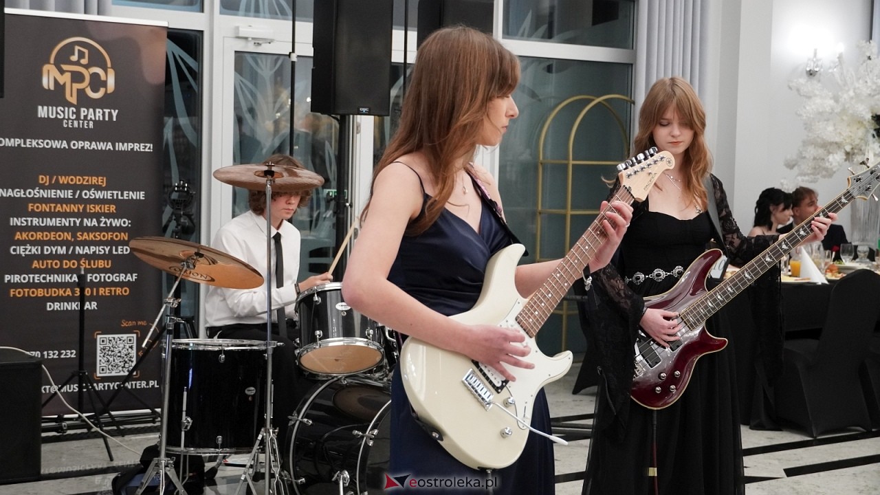 Studniówka II LO w Ostrołęce [10.01.2026] - zdjęcie #202 - eOstroleka.pl