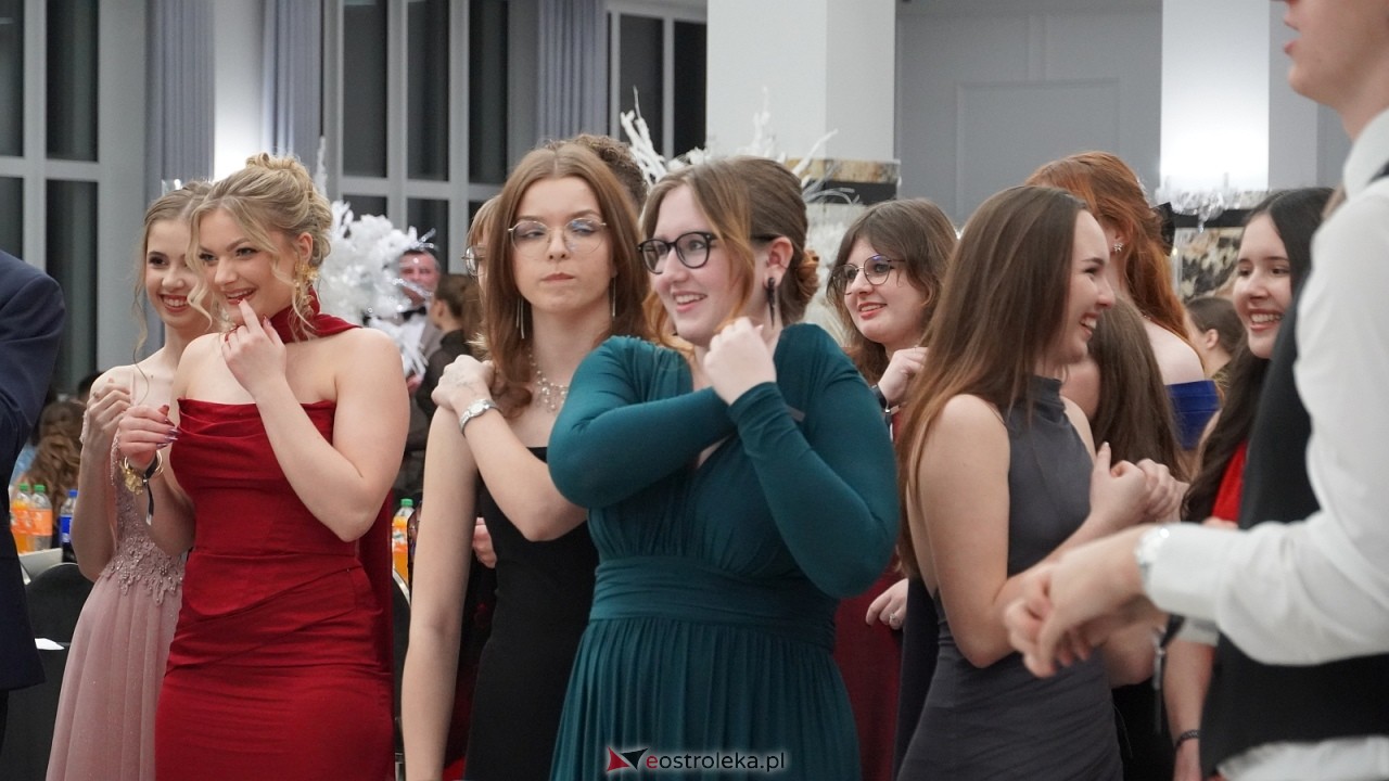 Studniówka II LO w Ostrołęce [10.01.2026] - zdjęcie #199 - eOstroleka.pl