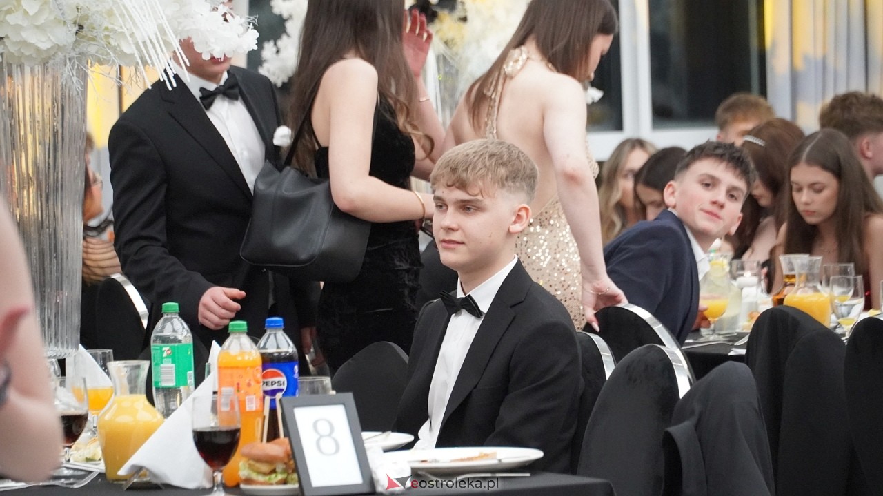 Studniówka II LO w Ostrołęce [10.01.2026] - zdjęcie #196 - eOstroleka.pl