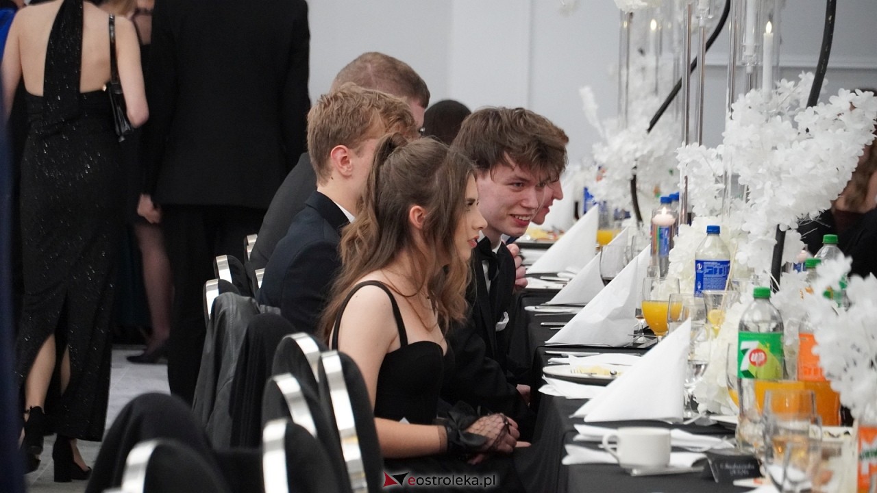 Studniówka II LO w Ostrołęce [10.01.2026] - zdjęcie #193 - eOstroleka.pl
