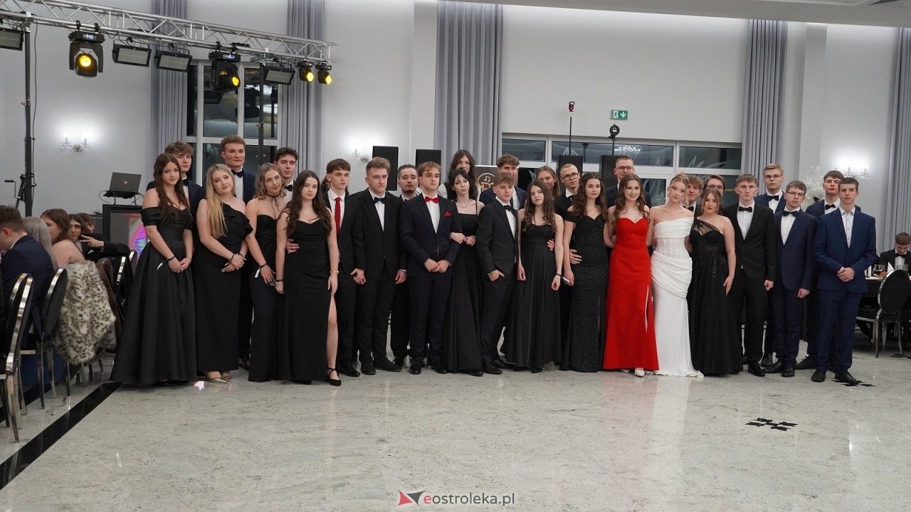 Studniówka II LO w Ostrołęce [10.01.2026] - zdjęcie #181 - eOstroleka.pl