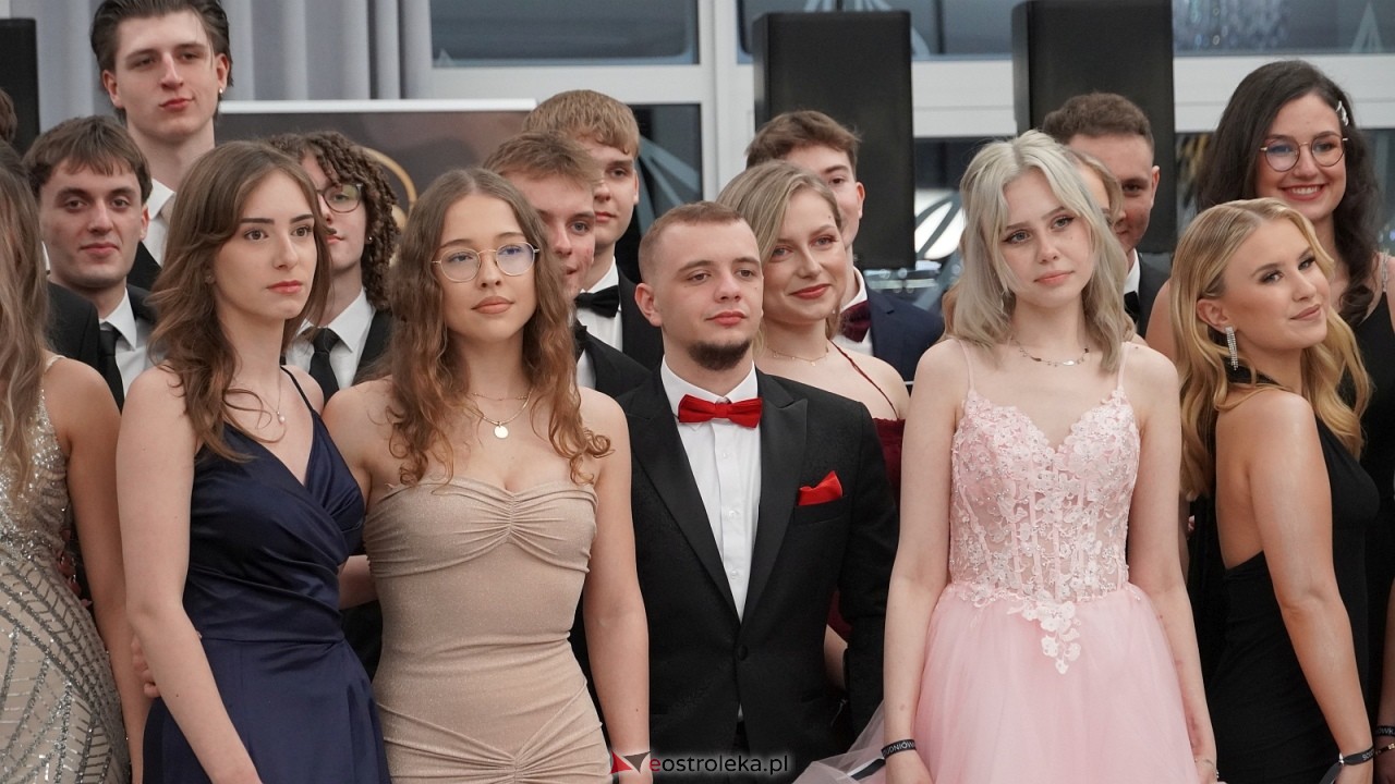 Studniówka II LO w Ostrołęce [10.01.2026] - zdjęcie #175 - eOstroleka.pl