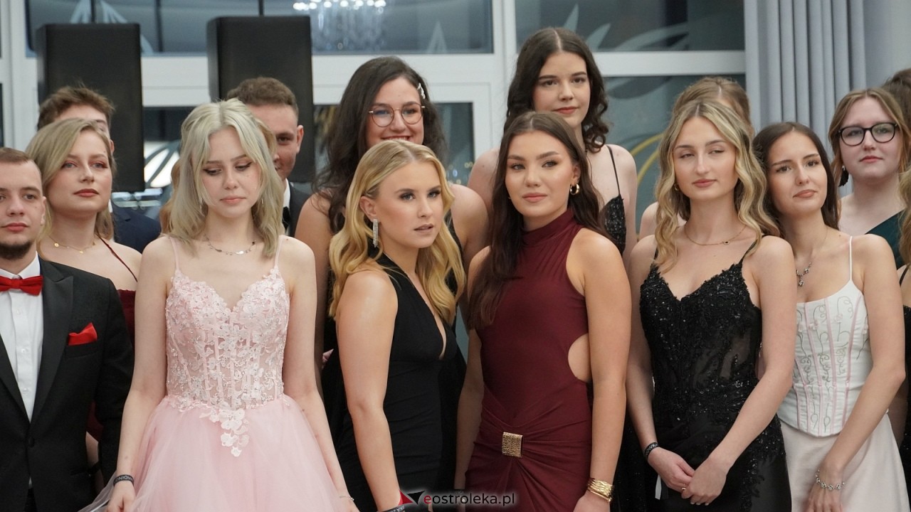 Studniówka II LO w Ostrołęce [10.01.2026] - zdjęcie #174 - eOstroleka.pl