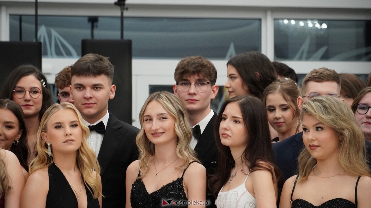 Studniówka II LO w Ostrołęce [10.01.2026] - zdjęcie #173 - eOstroleka.pl