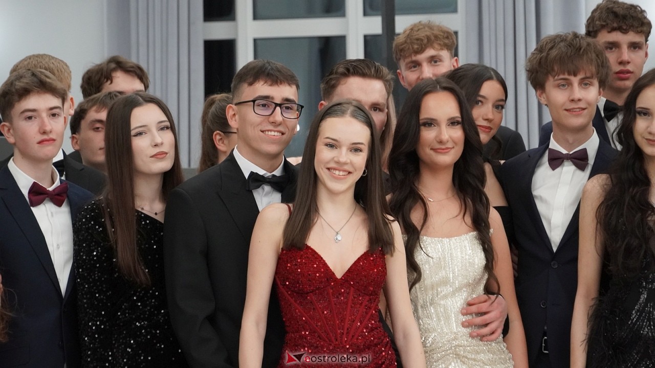 Studniówka II LO w Ostrołęce [10.01.2026] - zdjęcie #166 - eOstroleka.pl