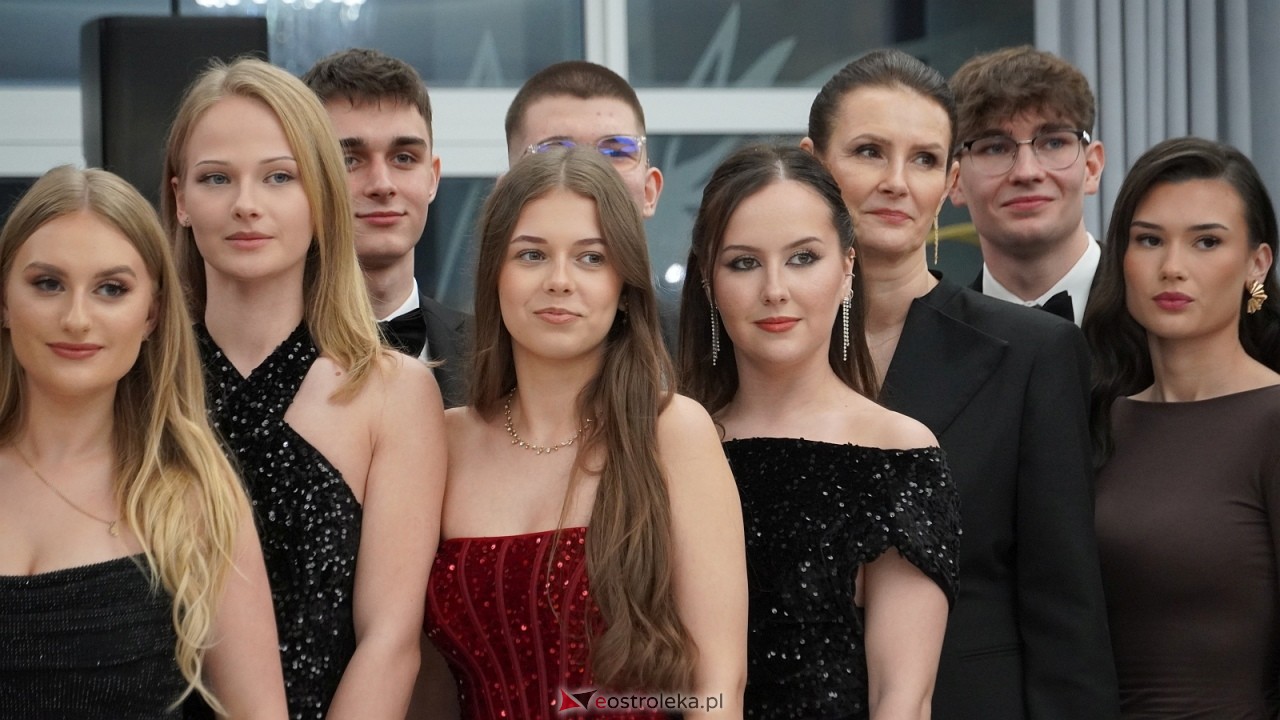 Studniówka II LO w Ostrołęce [10.01.2026] - zdjęcie #158 - eOstroleka.pl