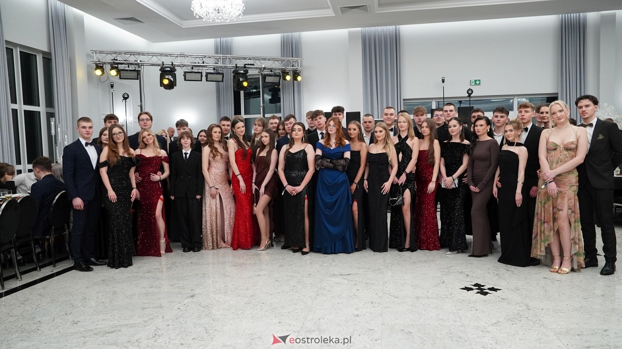 Studniówka II LO w Ostrołęce [10.01.2026] - zdjęcie #156 - eOstroleka.pl