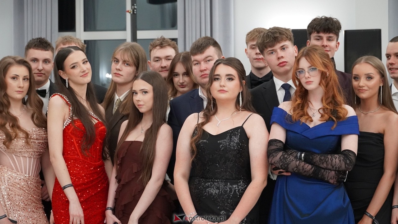 Studniówka II LO w Ostrołęce [10.01.2026] - zdjęcie #155 - eOstroleka.pl